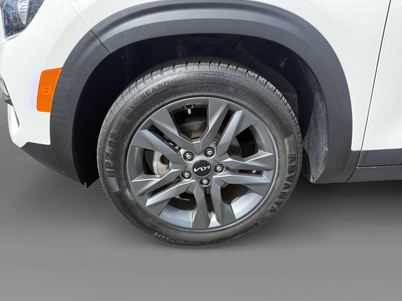 Used 2023 Kia Seltos S w/ Navigation Package image 9