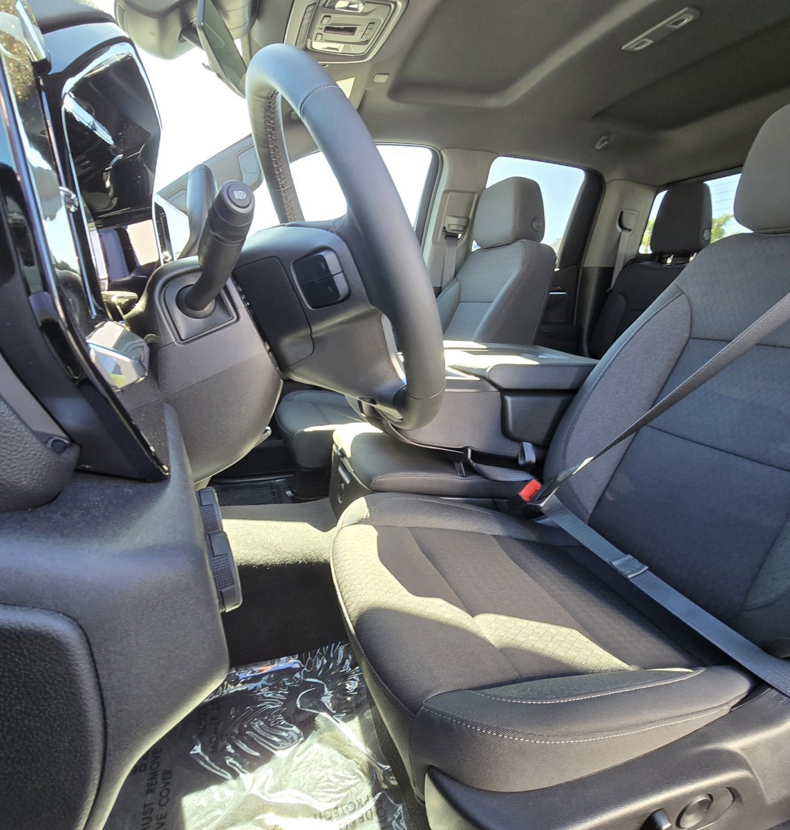 Used 2025 Chevrolet Silverado 1500 LT w/ Safety Package image 40