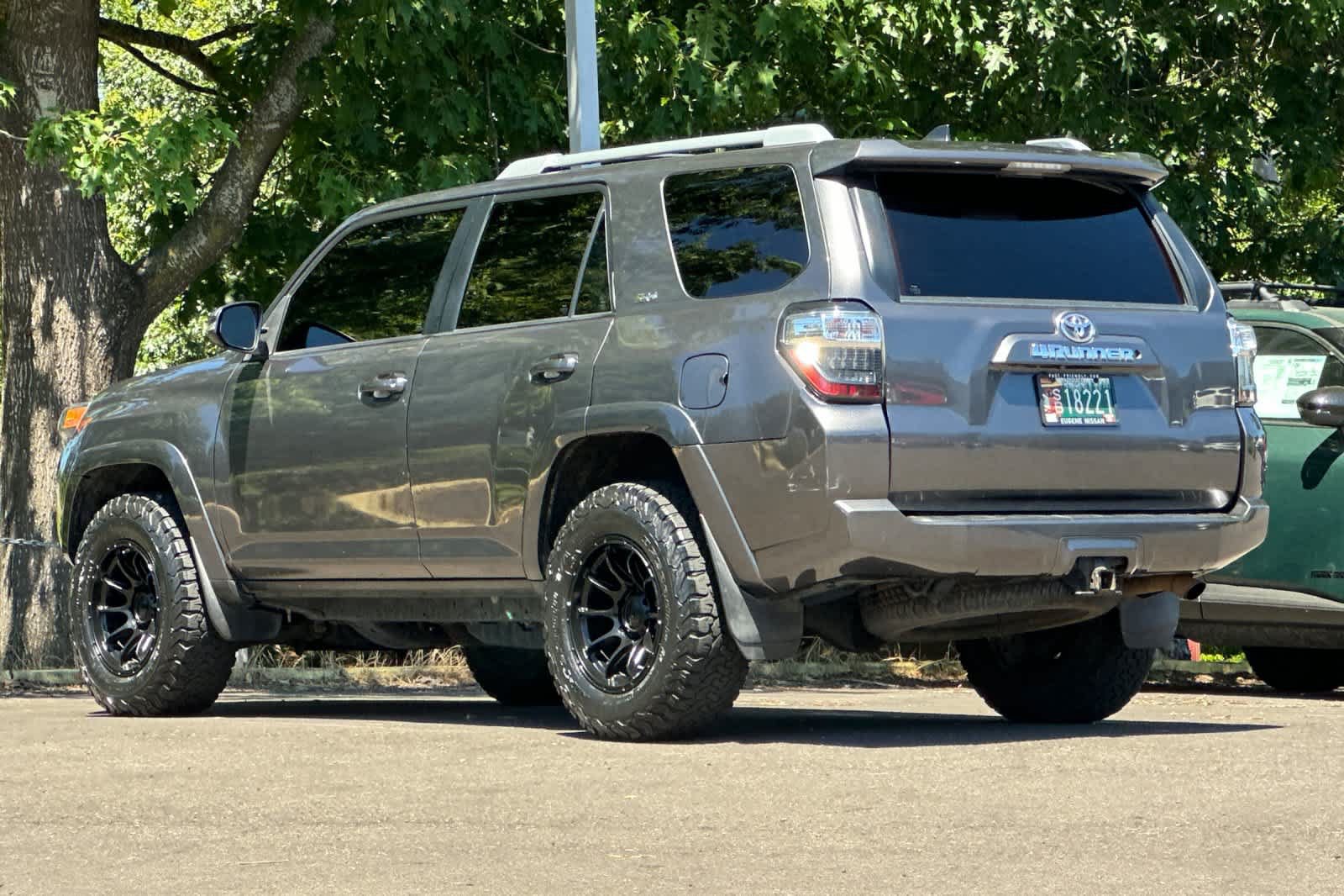 Used 2018 Toyota 4Runner SR5 Premium AWD/4WD image 6