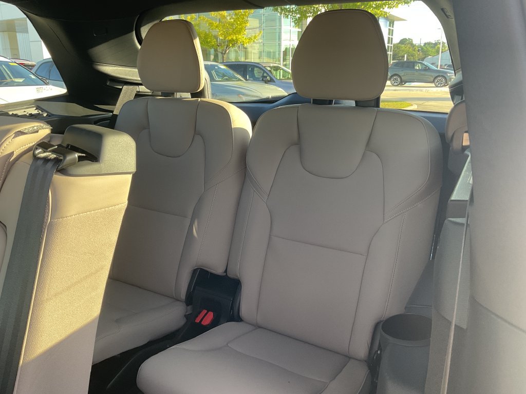 New 2027 Volvo XC90 B6 Plus AWD/4WD image 15