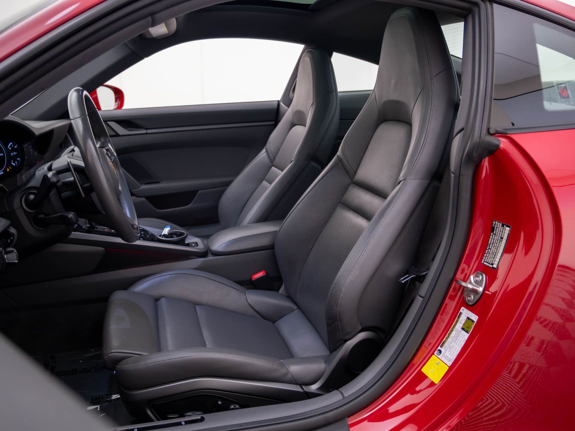 Used 2021 Porsche 911 Carrera RWD image 5