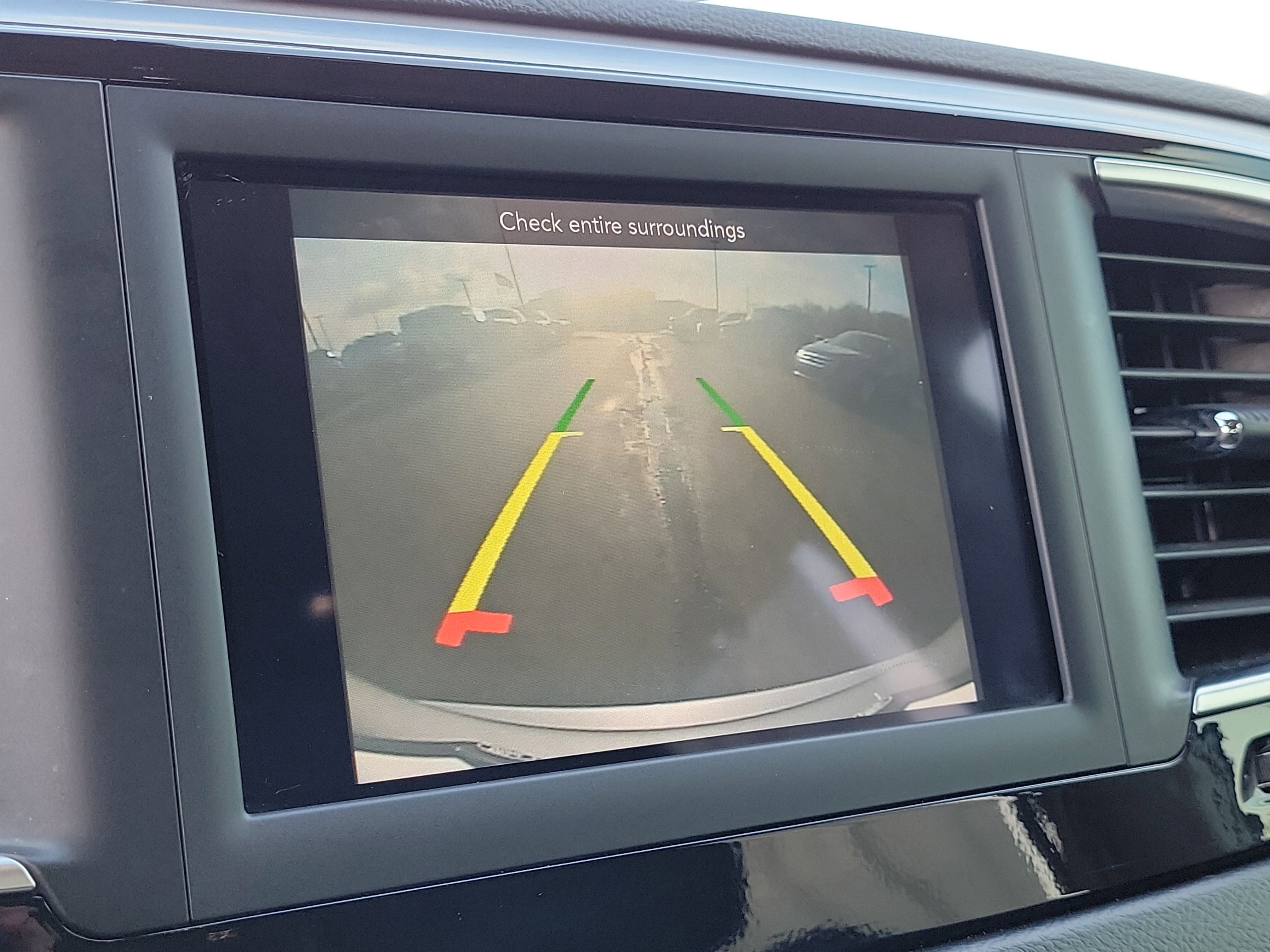 Used 2018 Chrysler Pacifica Touring-L image 30