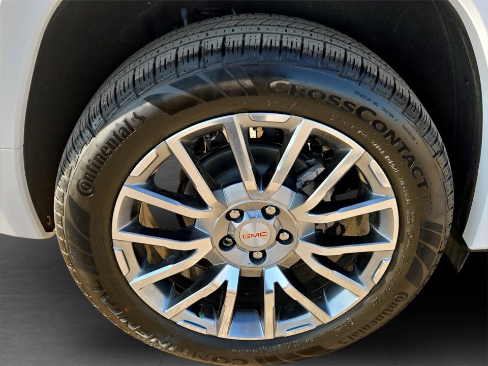 New 2026 GMC Terrain Denali w/ LPO, Floor Liner Package image 35