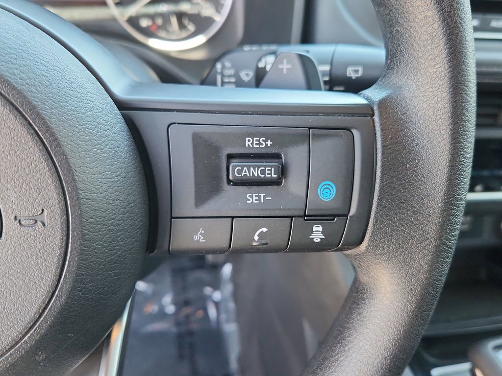 Used 2024 Nissan Rogue SV AWD/4WD image 23