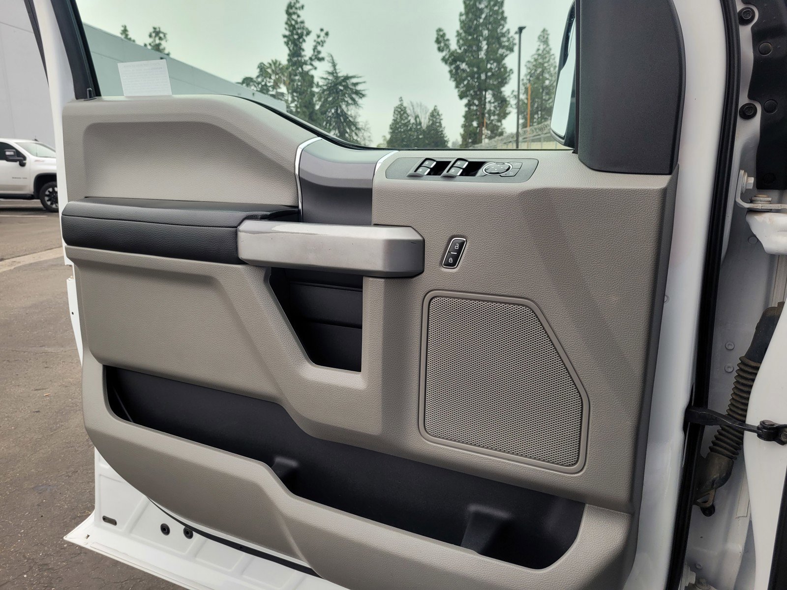 Used 2018 Ford F150 XLT w/ Equipment Group 302A Luxury image 25