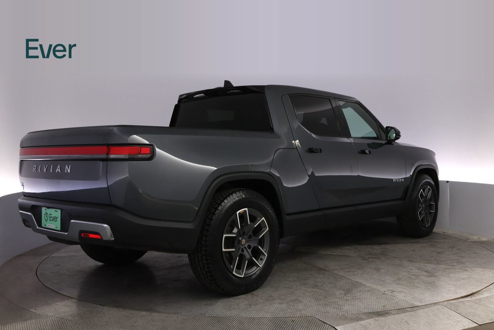 Used 2025 Rivian R1T Adventure Dual AWD/4WD image 3