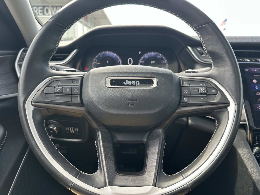 Used 2021 Jeep Grand Cherokee L Limited AWD/4WD image 22