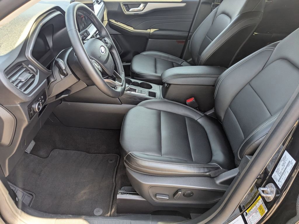 Used 2025 Ford Escape Platinum image 16