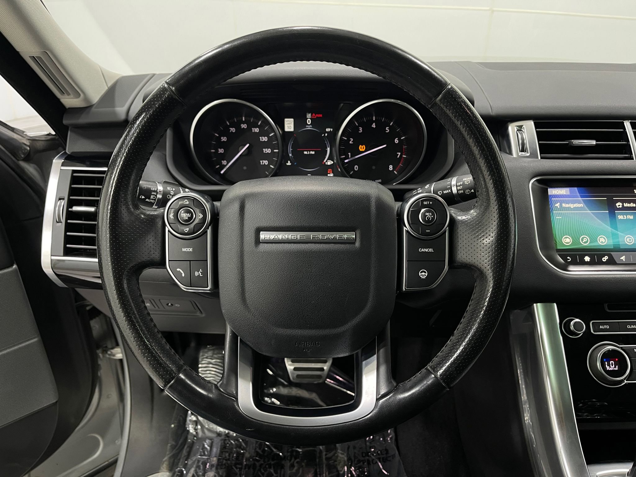 Used 2017 Land Rover Range Rover Sport HSE image 22