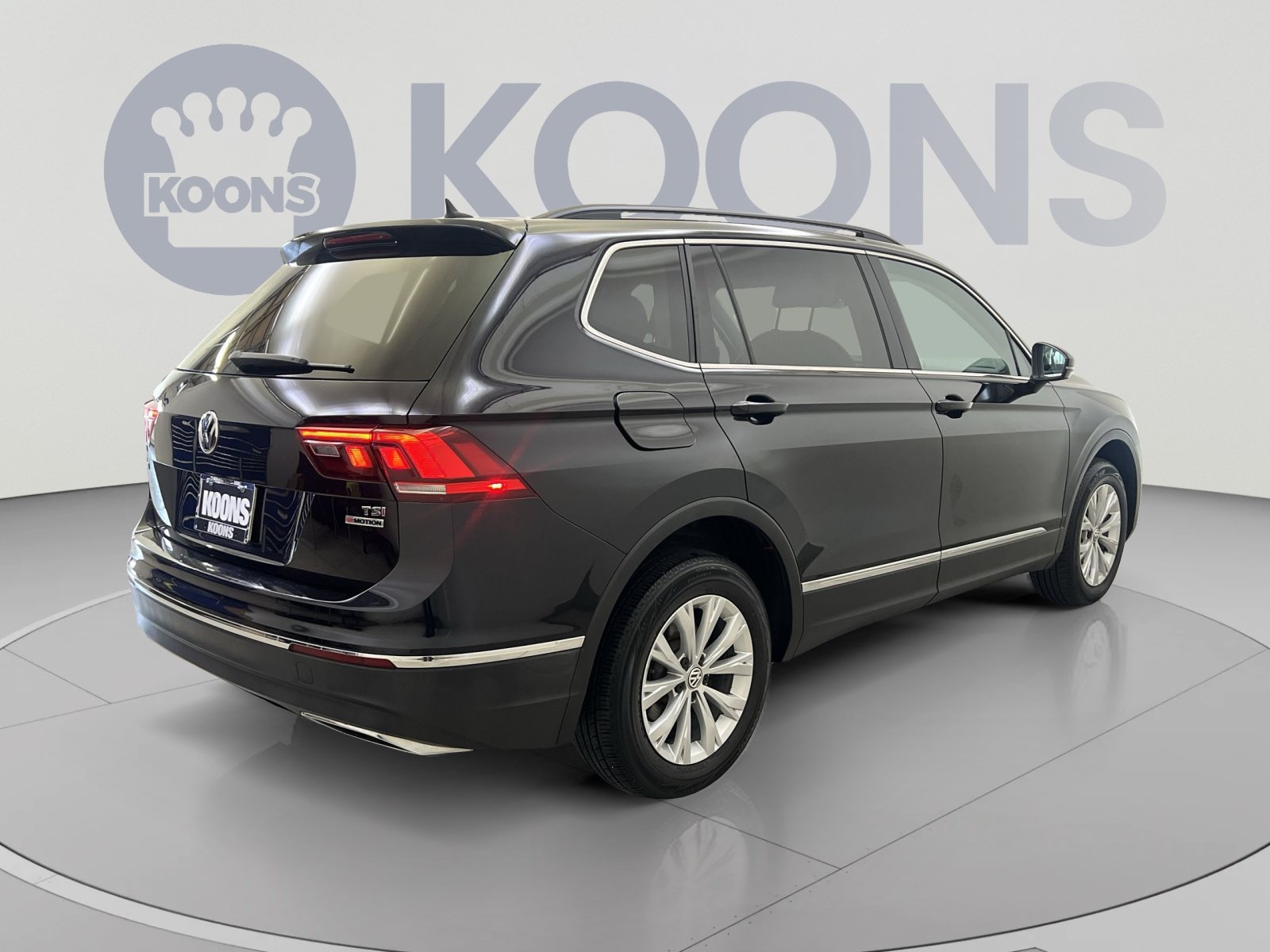 Used 2018 Volkswagen Tiguan SE AWD/4WD image 8