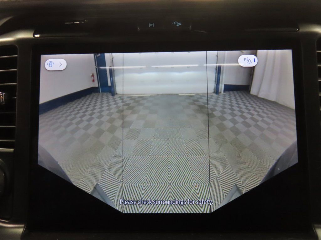 Used 2025 Ford F150 Platinum w/ FX4 Off-Road Package image 16