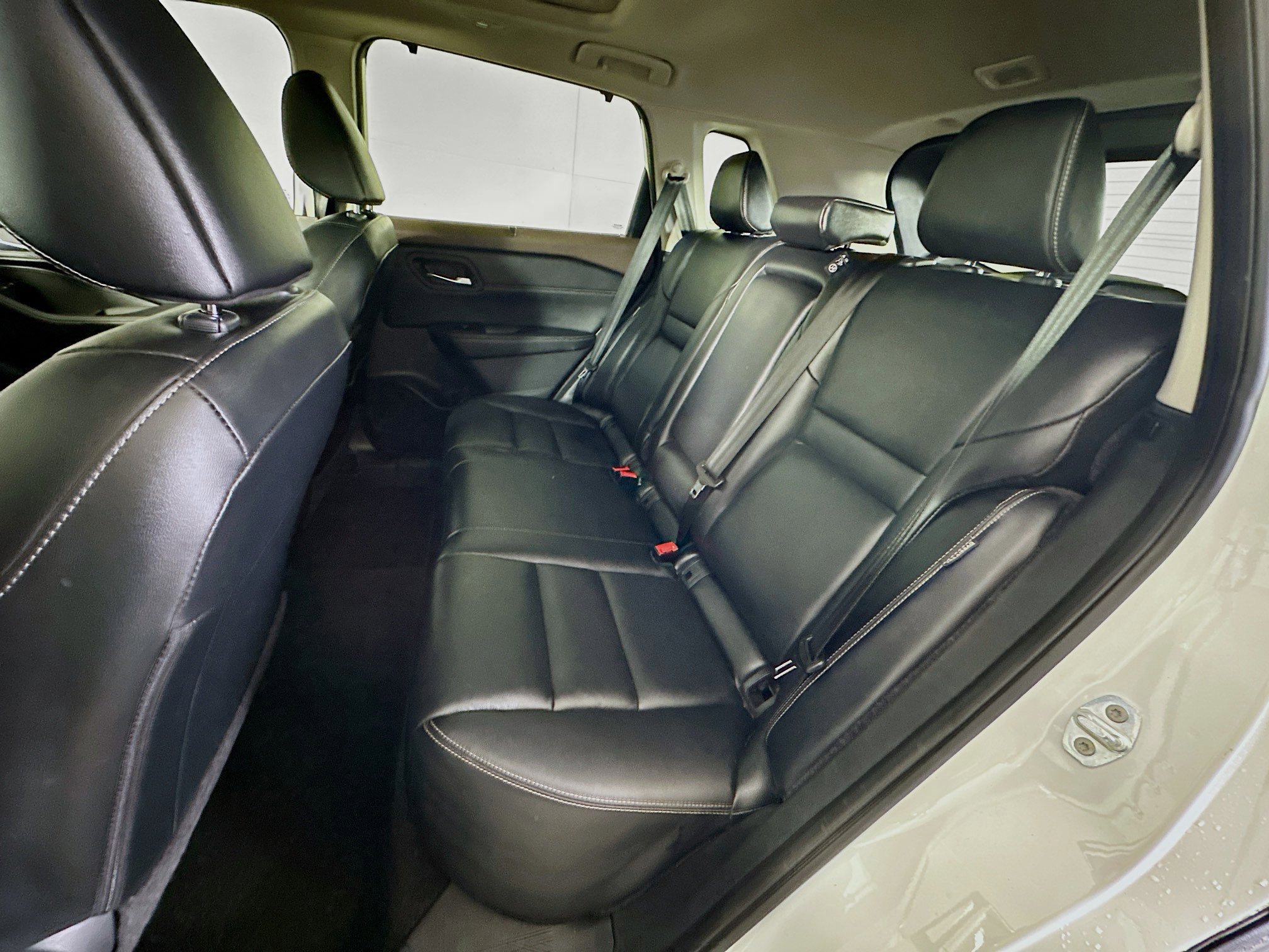 Used 2023 Nissan Rogue SL w/ SL Premium Package image 29