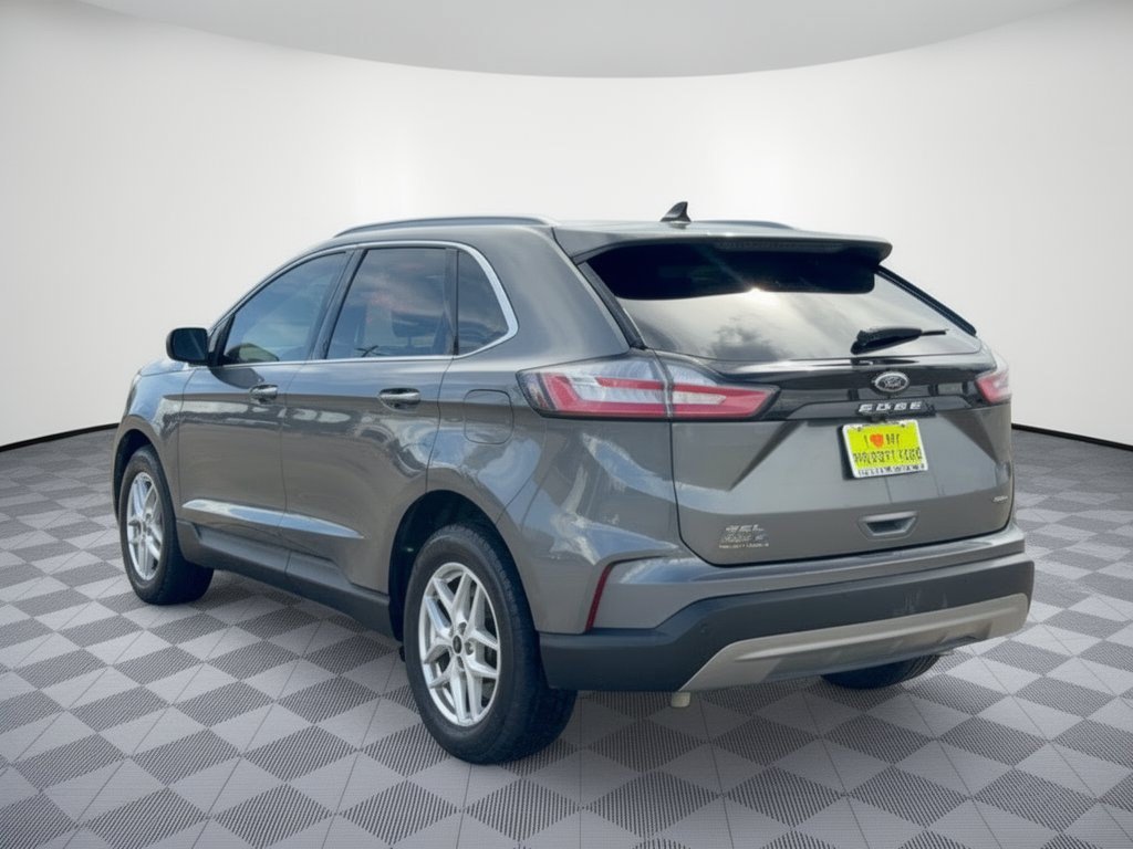 Used 2024 Ford Edge SEL w/ Convenience Package AWD/4WD image 3