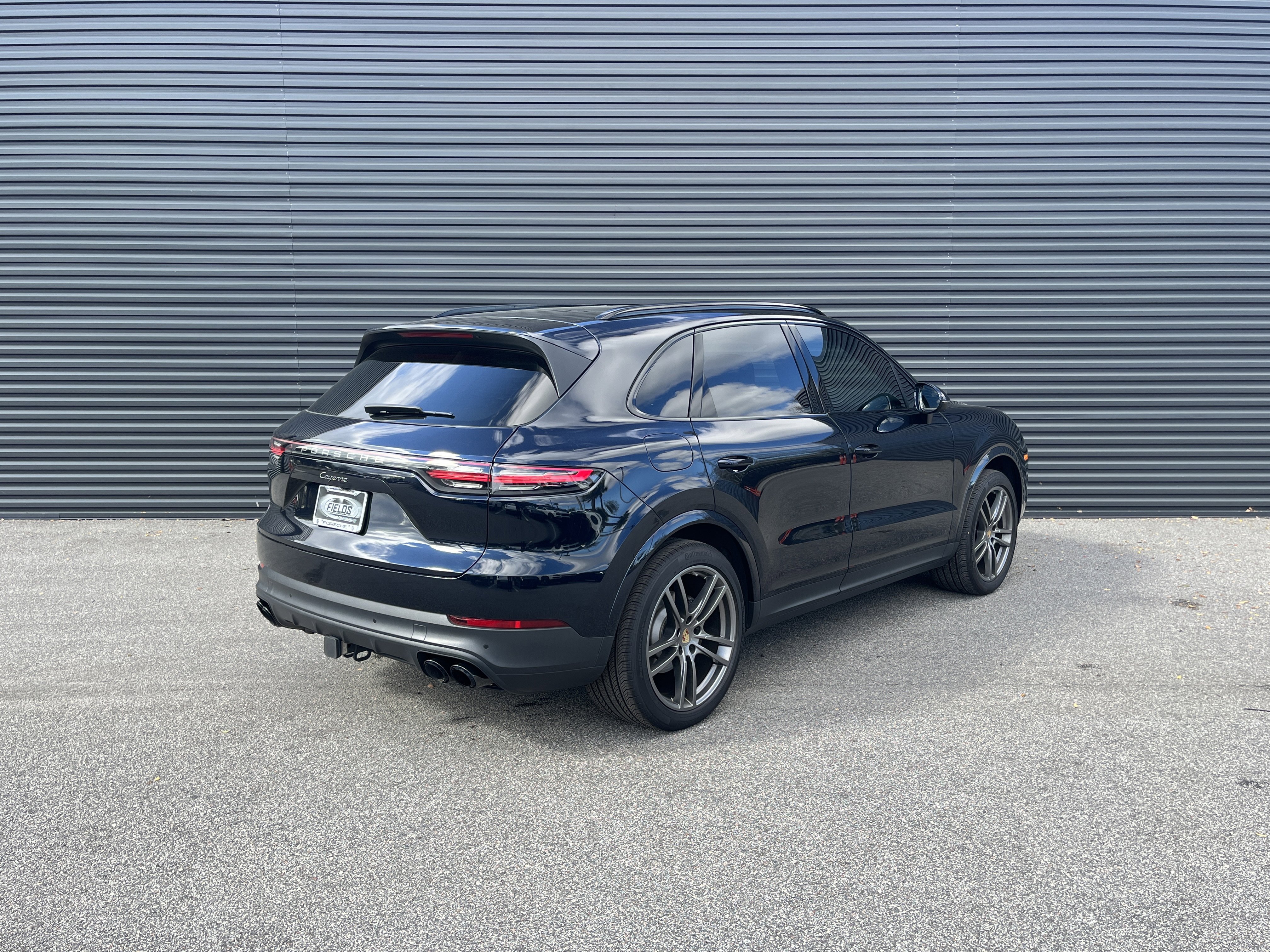 Certified 2022 Porsche Cayenne Platinum Edition image 9