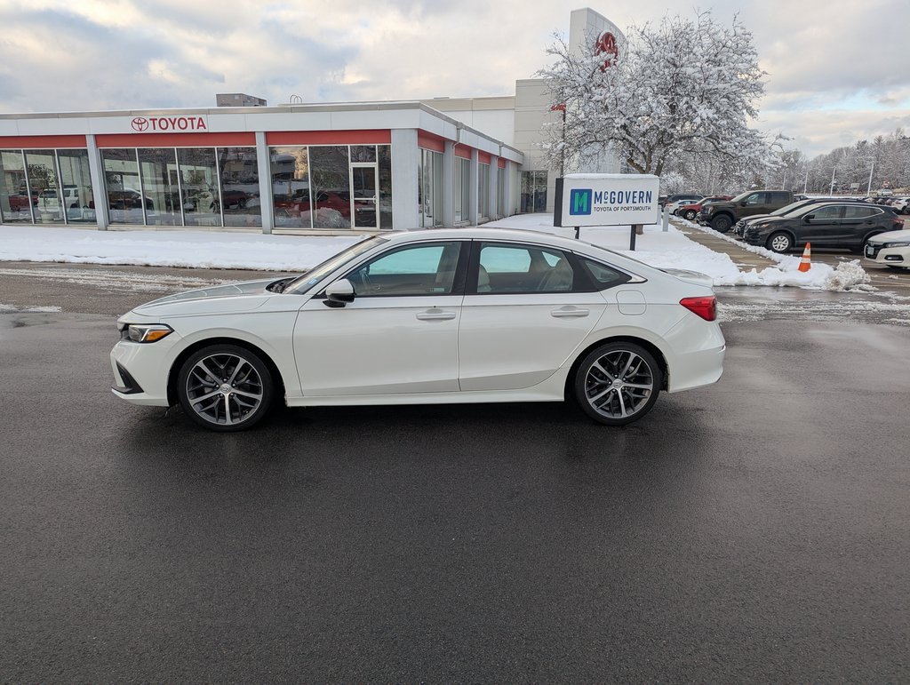 Used 2024 Honda Civic Touring image 2