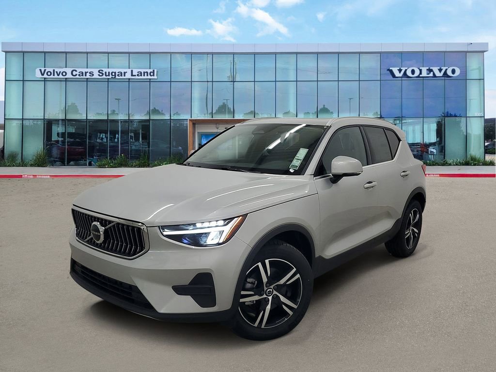 New 2025 Volvo XC40 B5 Core