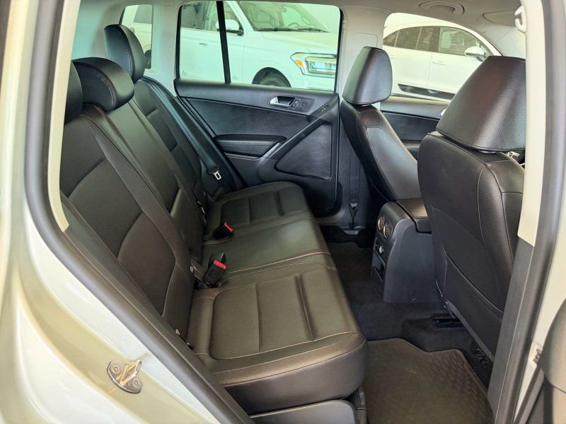 Used 2014 Volkswagen Tiguan SE FWD image 16