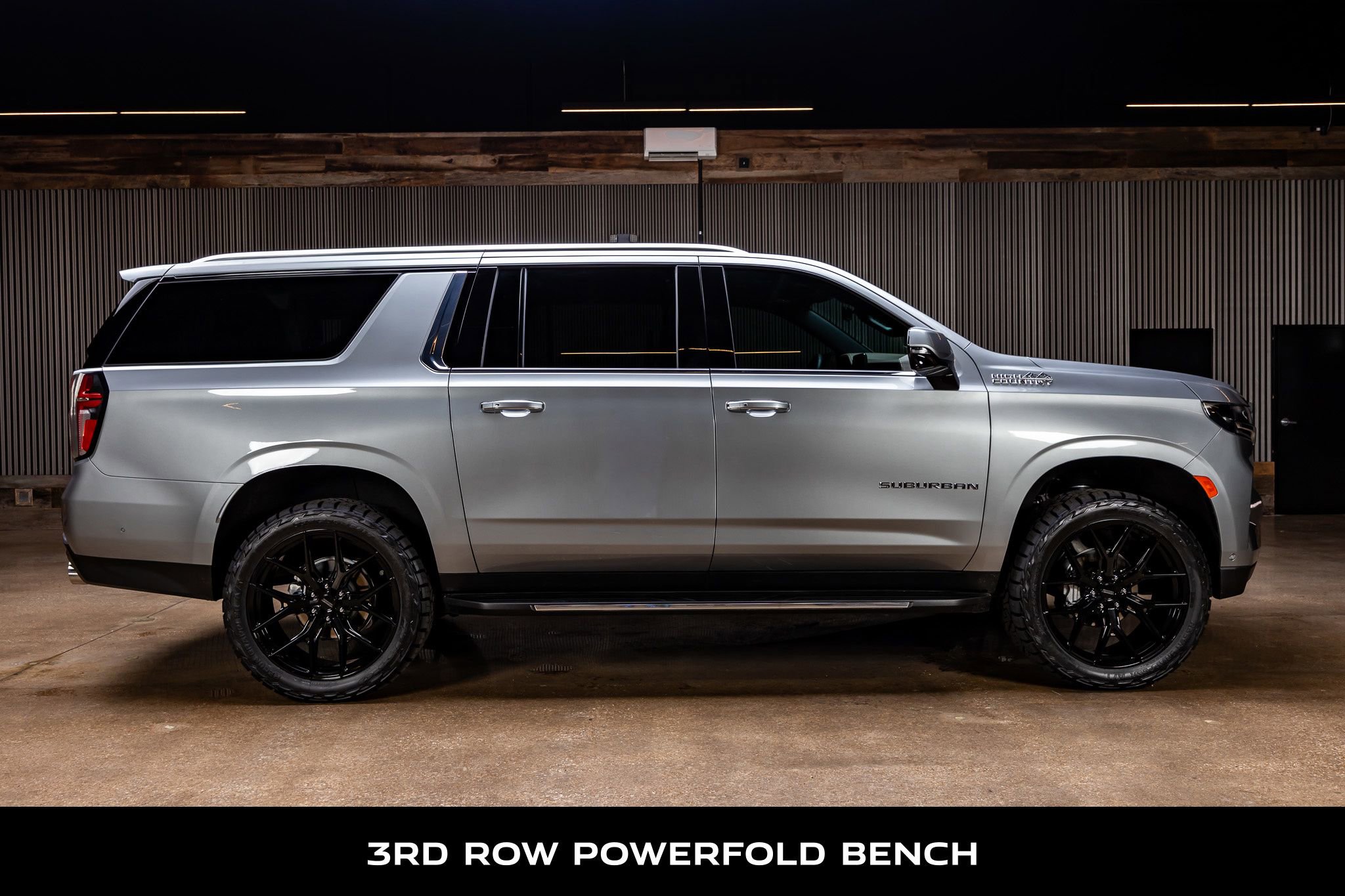 Used 2024 Chevrolet Suburban High Country w/ Advanced Technology Package AWD/4WD image 11