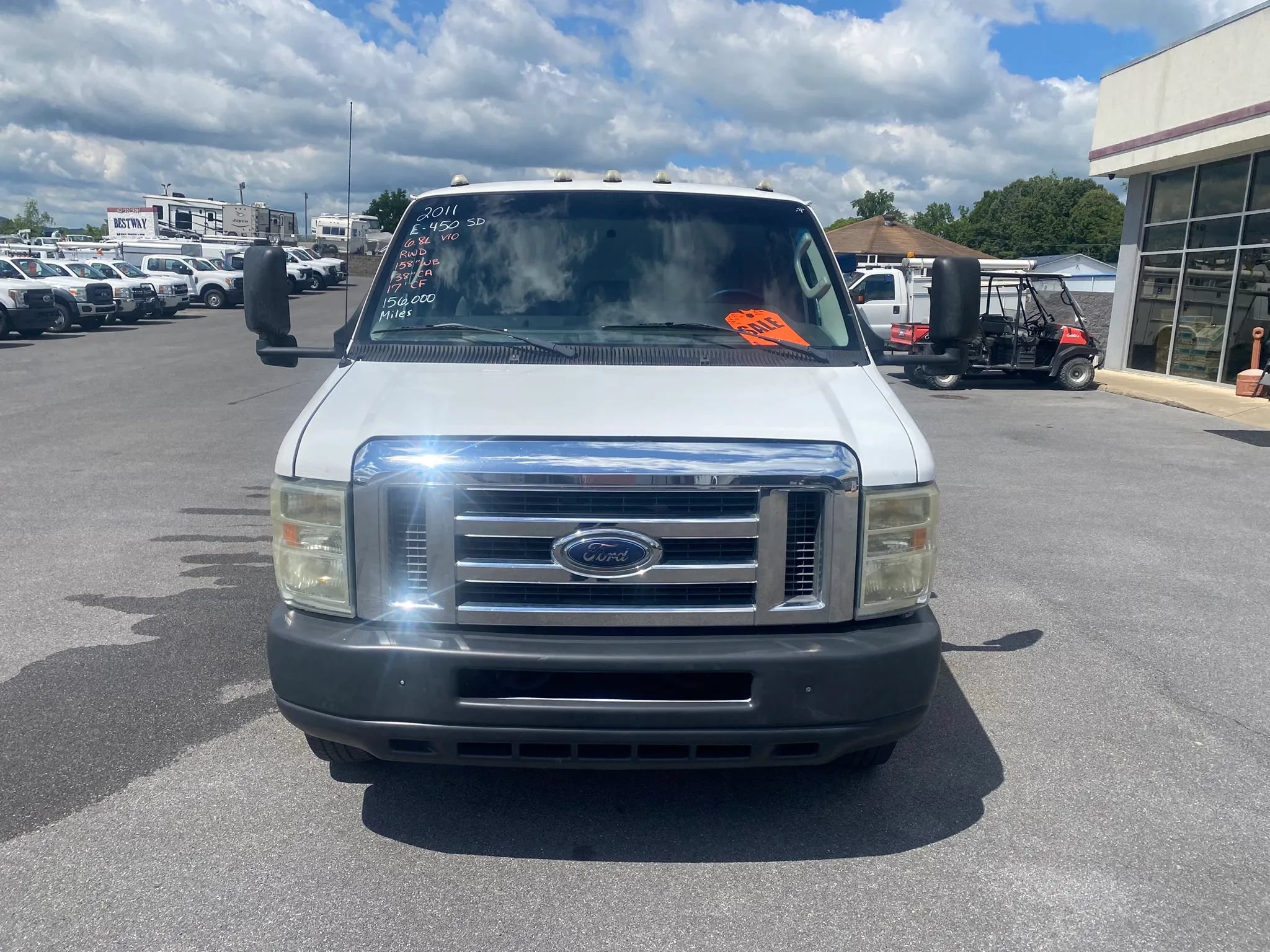 Used 2011 Ford E-450 and Econoline 450 Super Duty RWD image 2