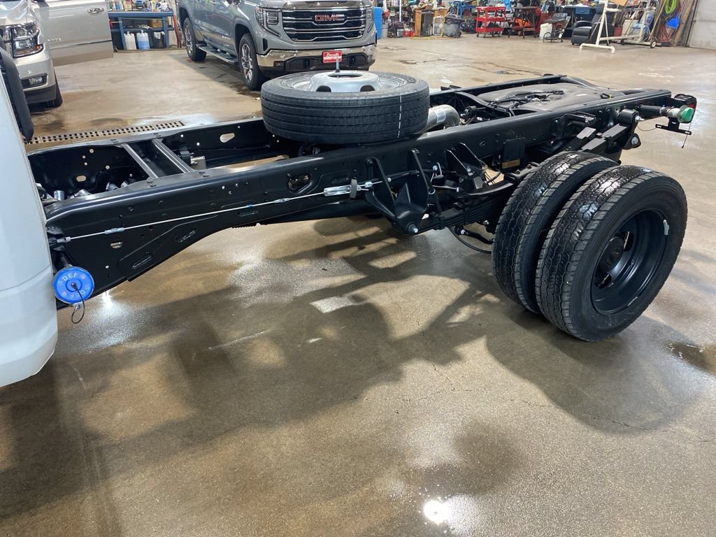New 2026 RAM 5500 Tradesman AWD/4WD image 11