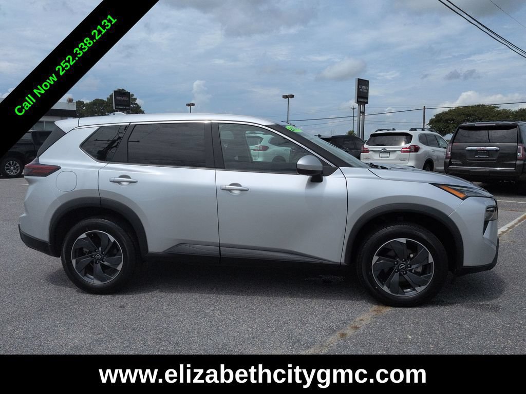 Used 2025 Nissan Rogue SV FWD image 6