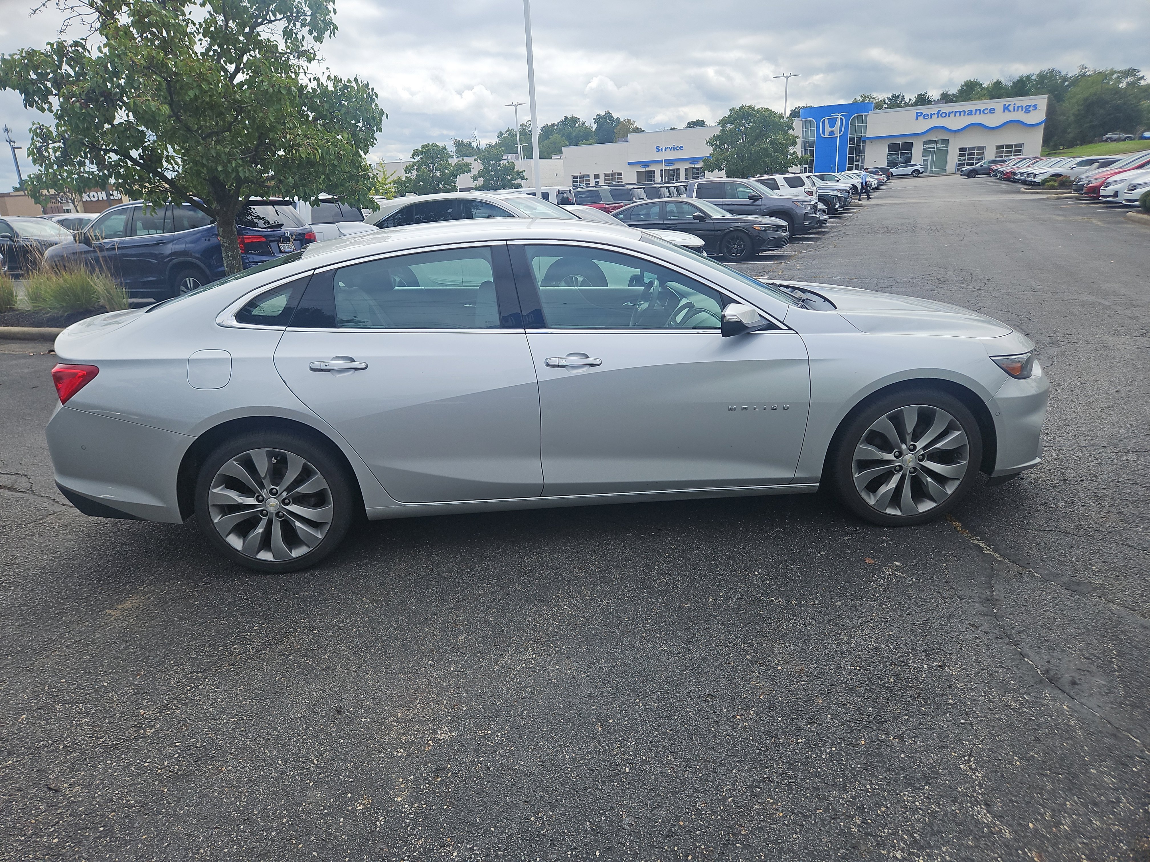 Used 2016 Chevrolet Malibu Premier w/ Driver Confidence Package II FWD image 15