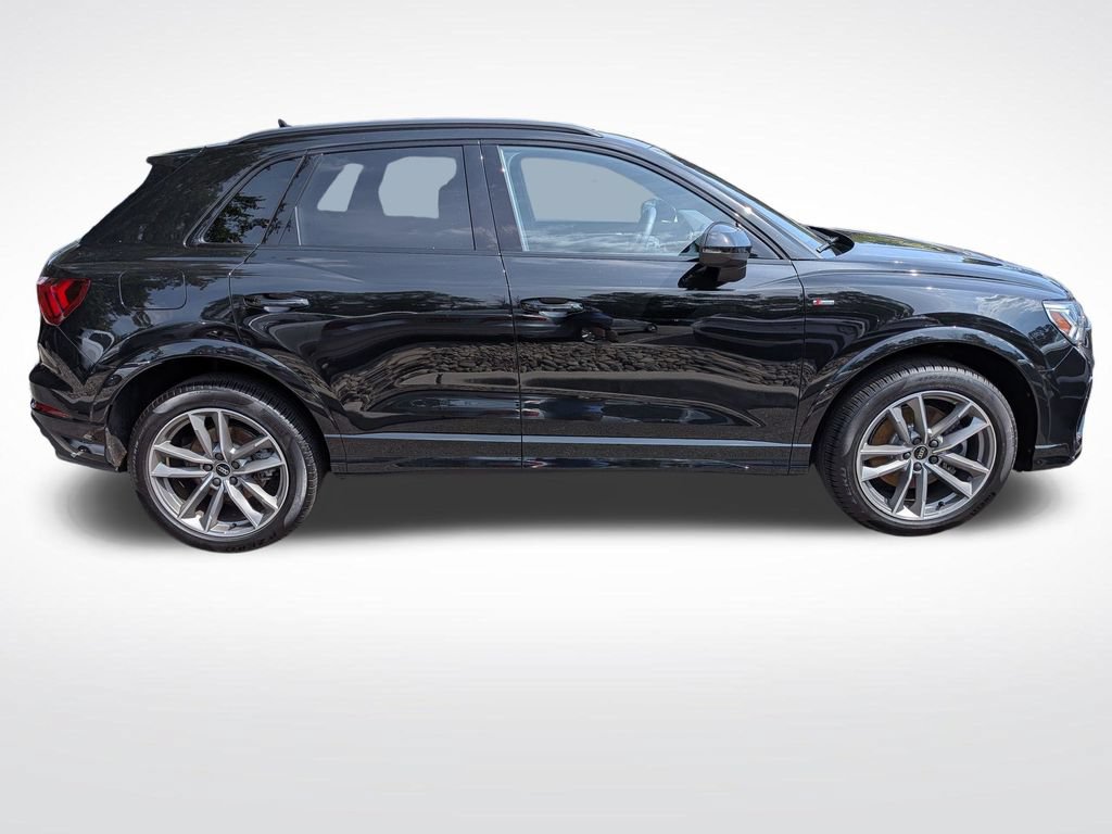 Used 2025 Audi Q3 2.0T Premium AWD/4WD image 2