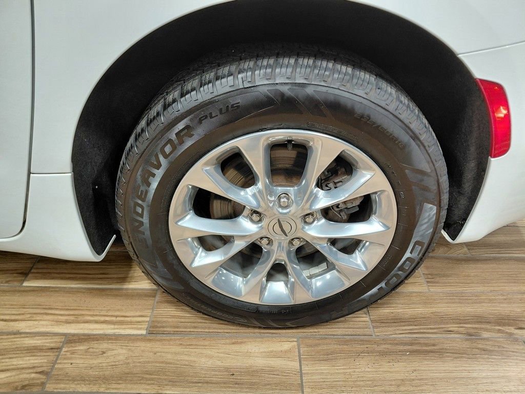 Certified 2021 Chrysler Pacifica Touring-L image 29