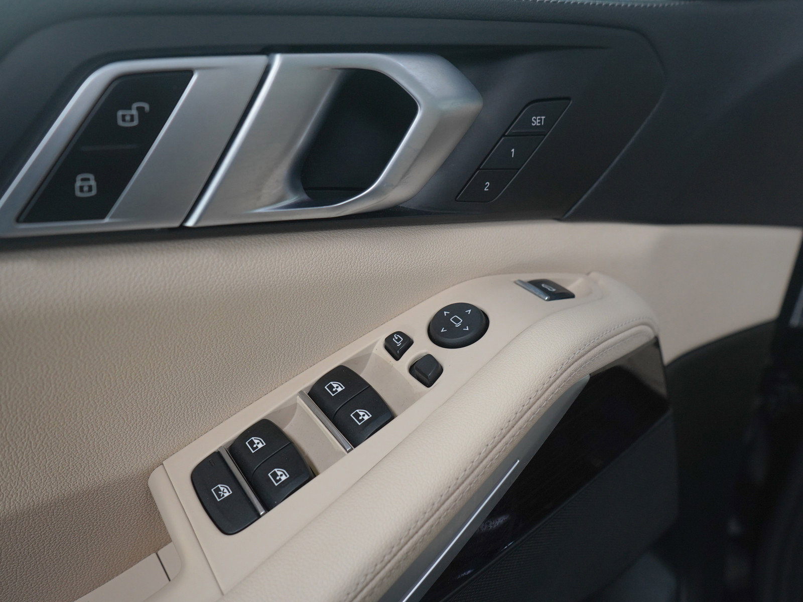 Used 2020 BMW X5 xDrive40i w/ Premium Package image 23