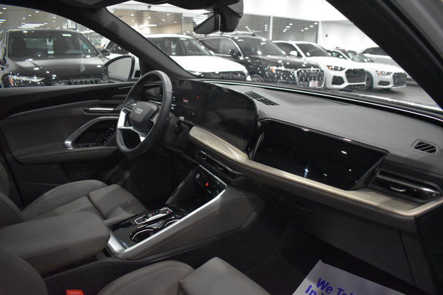Used 2025 Audi Q5 Premium w/ Premium Plus AWD/4WD image 28