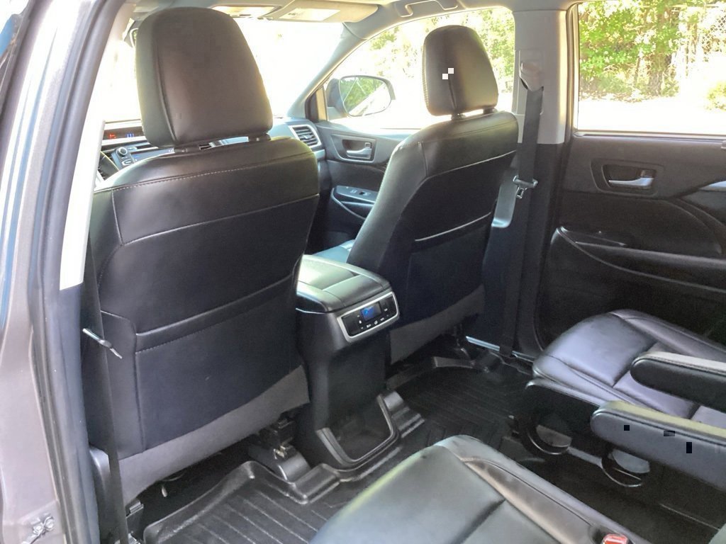 Used 2019 Toyota Highlander XLE image 37