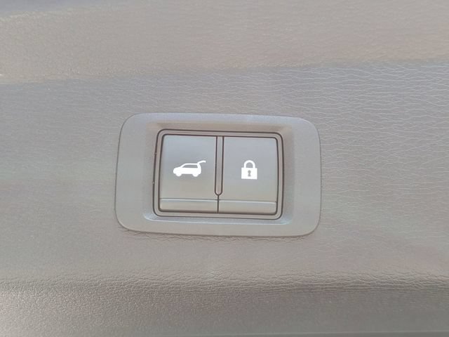 Used 2023 Mitsubishi Outlander SE AWD/4WD image 14