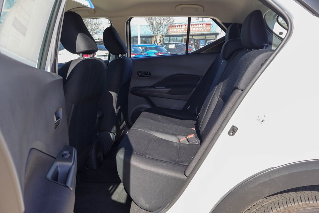 Certified 2025 Nissan Kicks Play S image 9