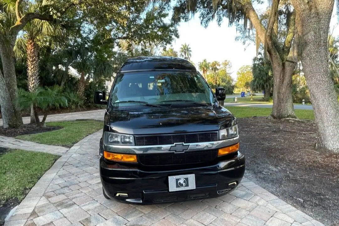 Used 2021 Chevrolet Express 2500 Extended image 6