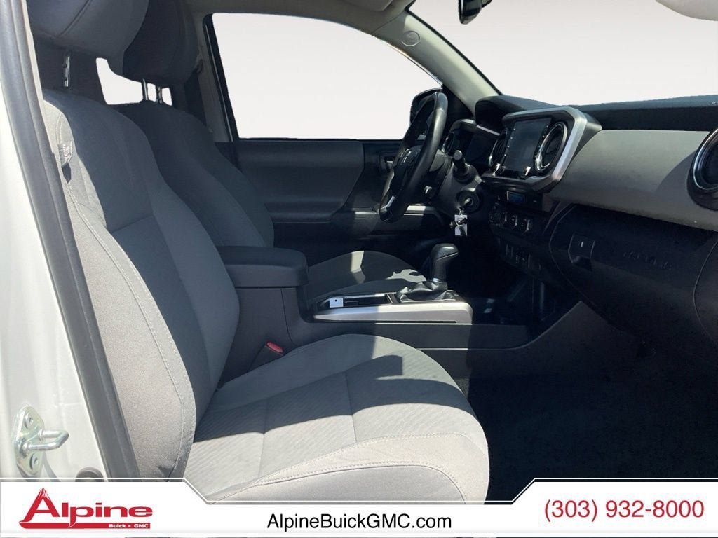 Used 2022 Toyota Tacoma SR5 AWD/4WD image 15