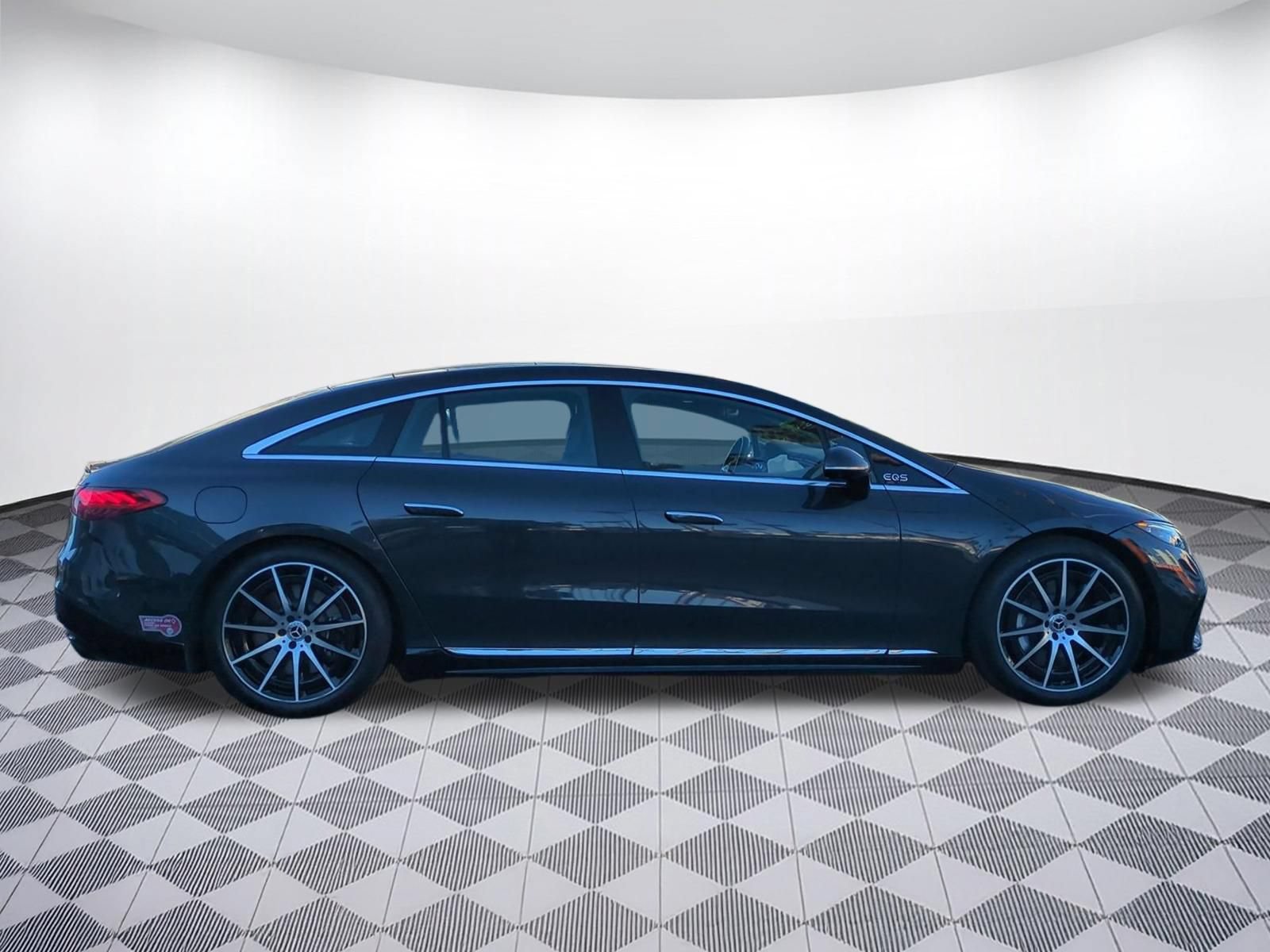 Used 2023 Mercedes-Benz EQS 580 4MATIC Sedan image 6