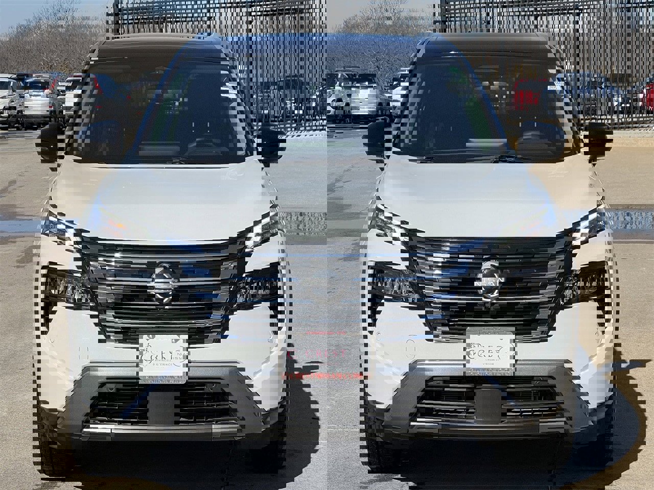 Certified 2025 Nissan Rogue SL w/ Tech Package image 7