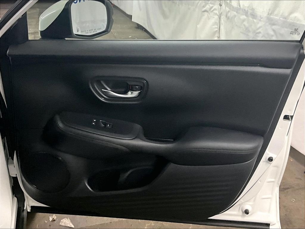 Used 2023 Honda HR-V LX image 12