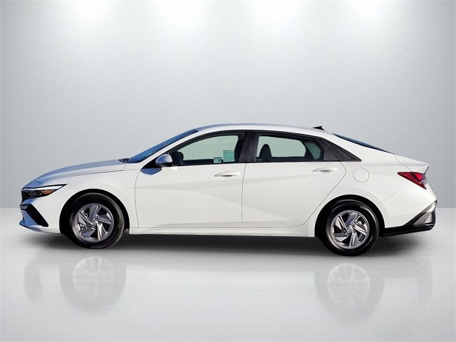 Used 2025 Hyundai Elantra SE image 7