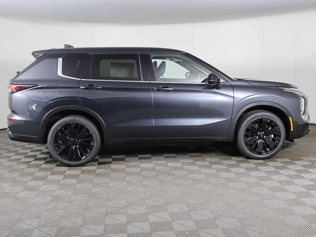 New 2026 Mitsubishi Outlander LE AWD/4WD image 18