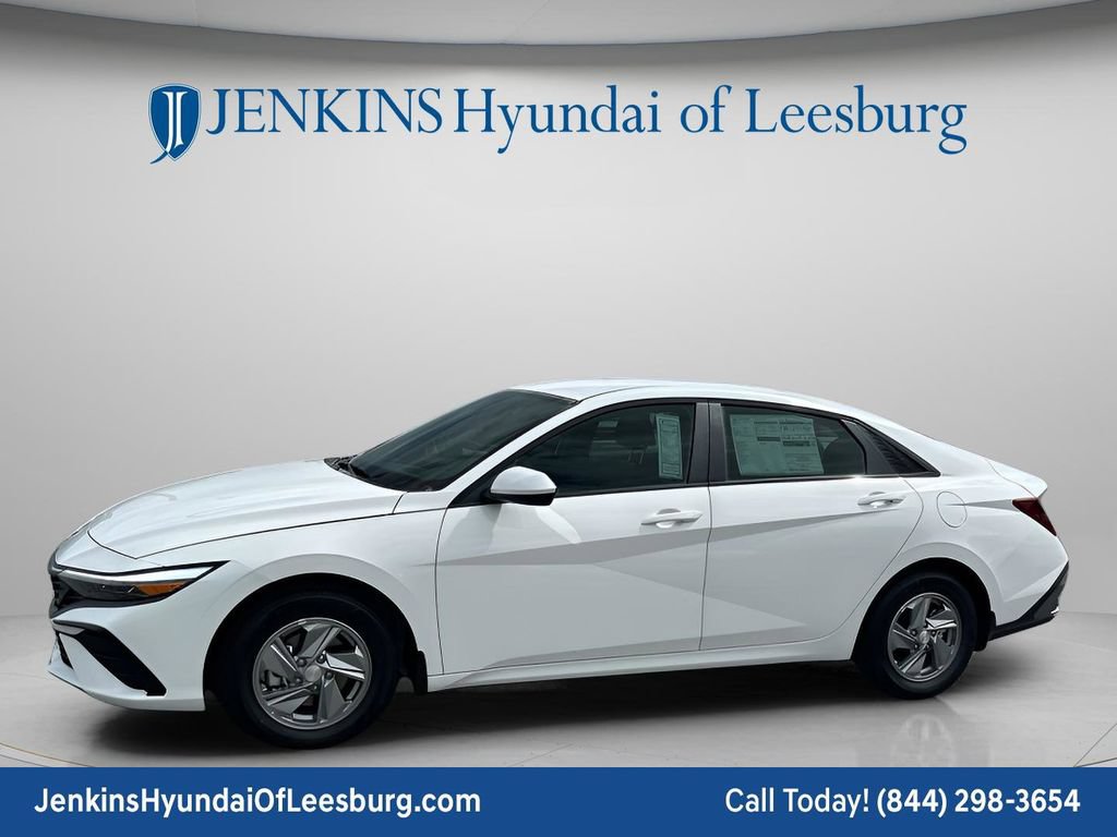 New 2026 Hyundai Elantra SE FWD image 10