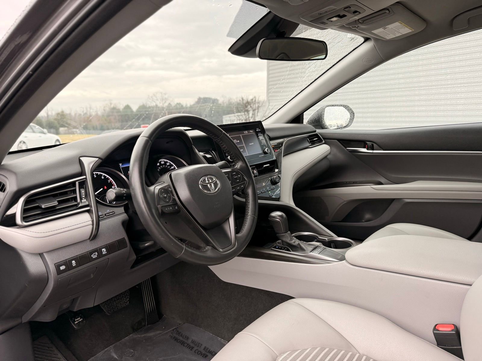 Used 2022 Toyota Camry SE image 13