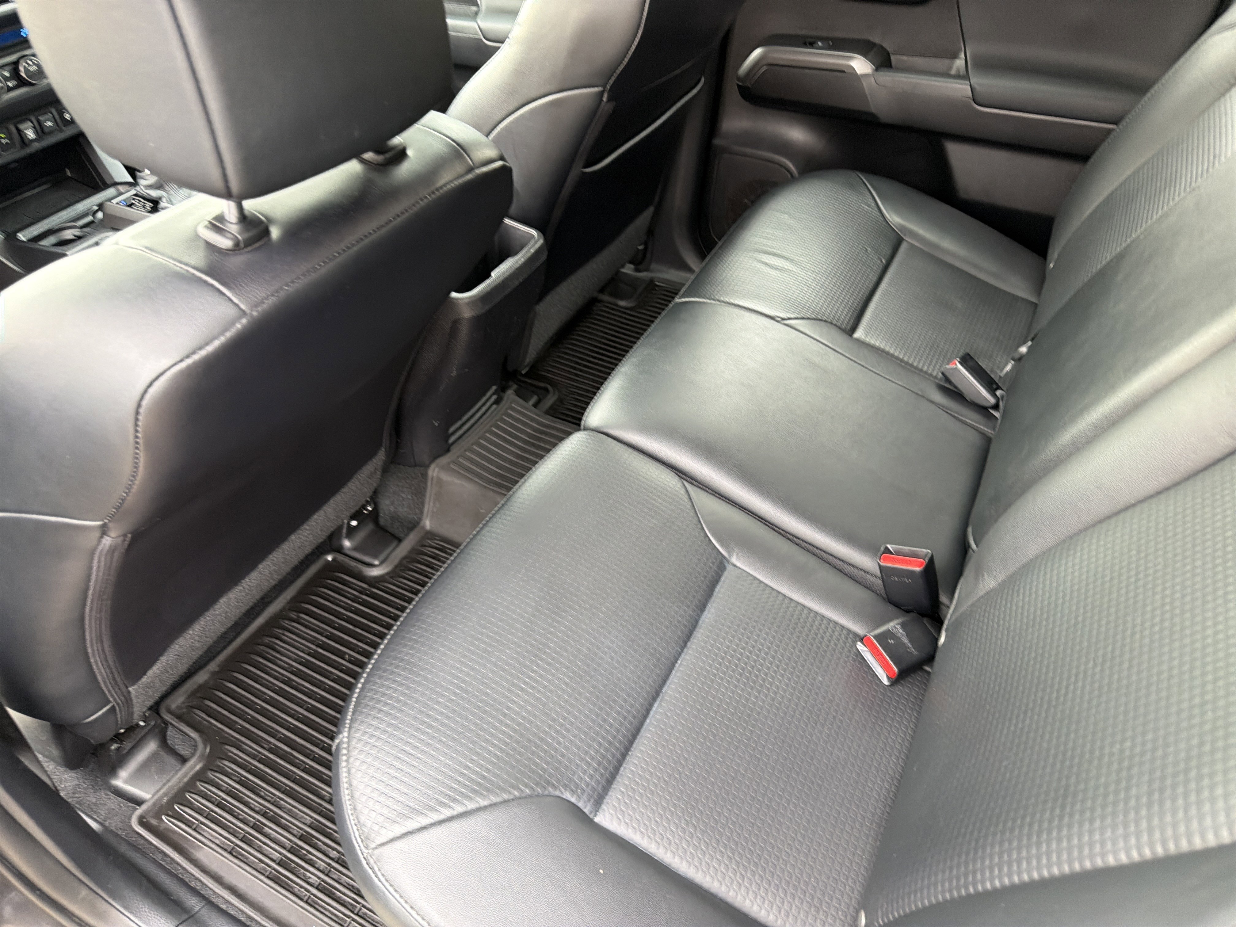 Used 2021 Toyota Tacoma TRD Off-Road image 33