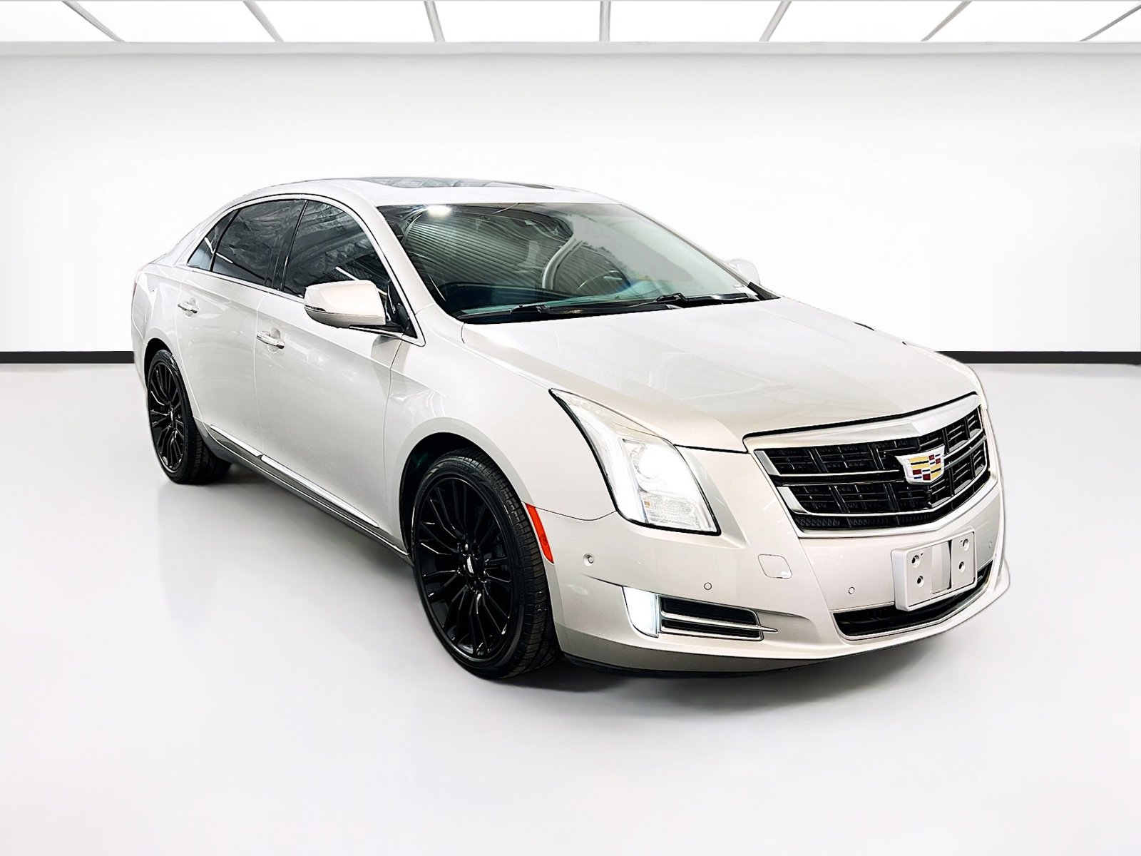 Used 2016 Cadillac XTS Luxury w/ Driver Awareness Package FWD image 3