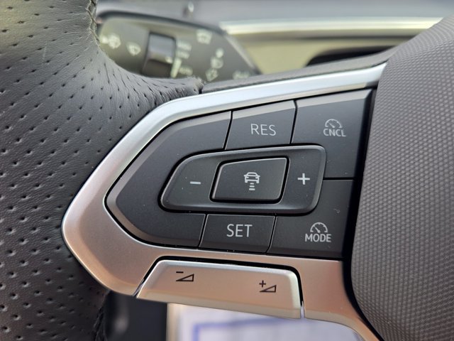 New 2026 Volkswagen Tiguan SE R-Line FWD image 25
