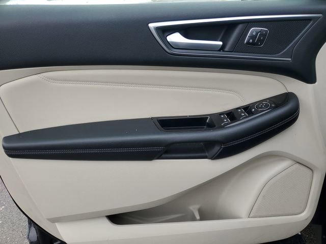 Used 2017 Ford Edge Titanium w/ Technology Package image 14