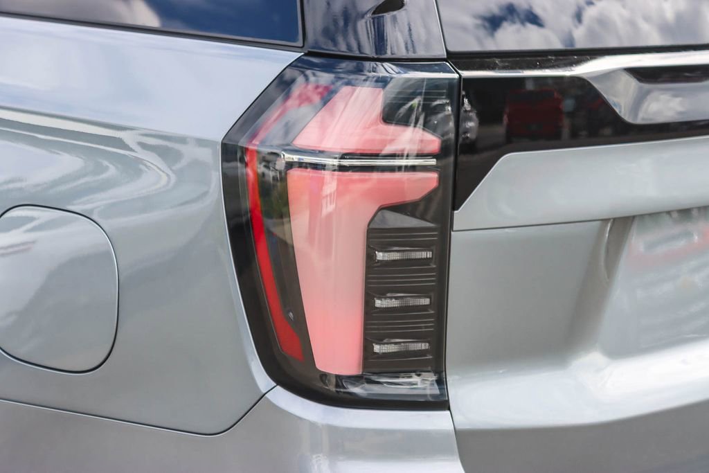 New 2026 Chevrolet Suburban RST w/ Advanced Technology Package image 8