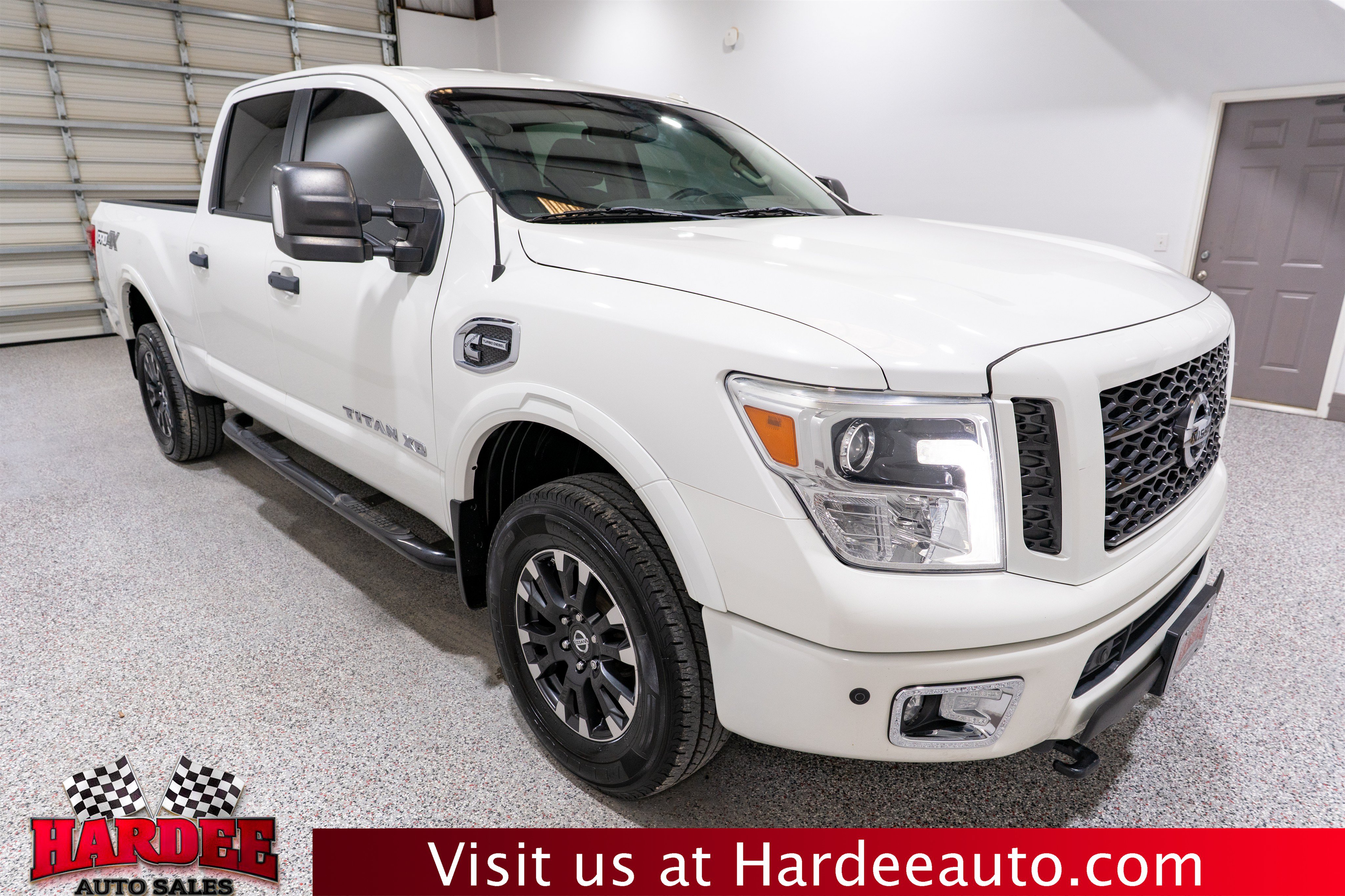 Used 2019 Nissan Titan PRO-4X w/ Pro-4x Convenience Package AWD/4WD image 6