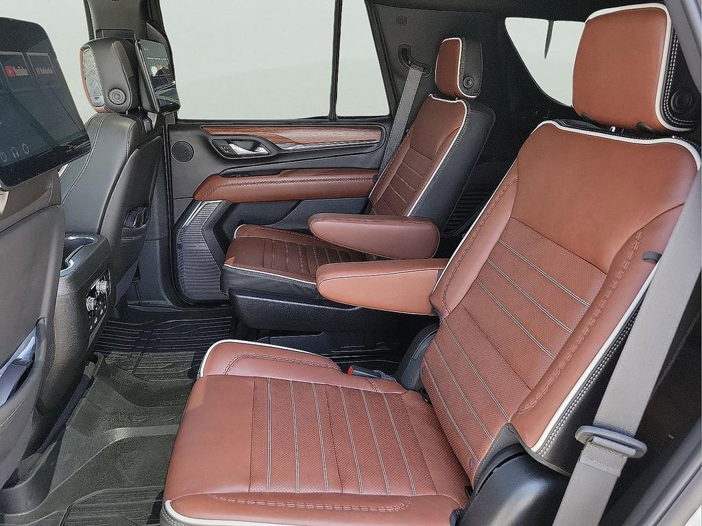 Used 2024 GMC Yukon Denali Ultimate AWD/4WD image 13