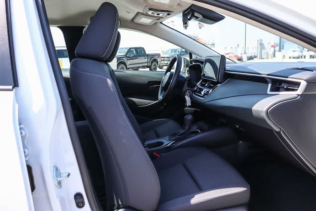 Used 2025 Toyota Corolla LE FWD image 16